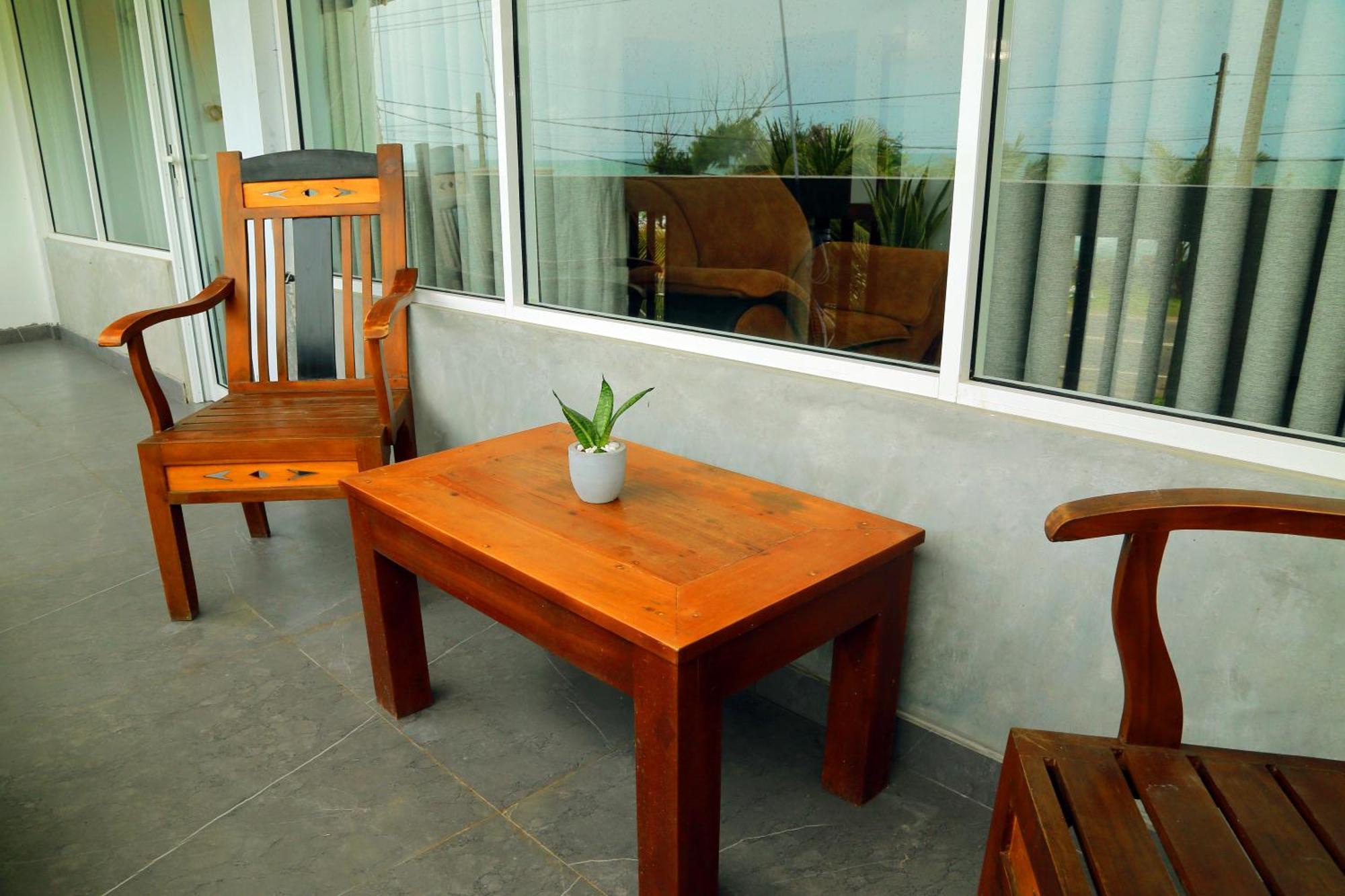 Cocos Hotel Oost-Oost-Midigama Buitenkant foto