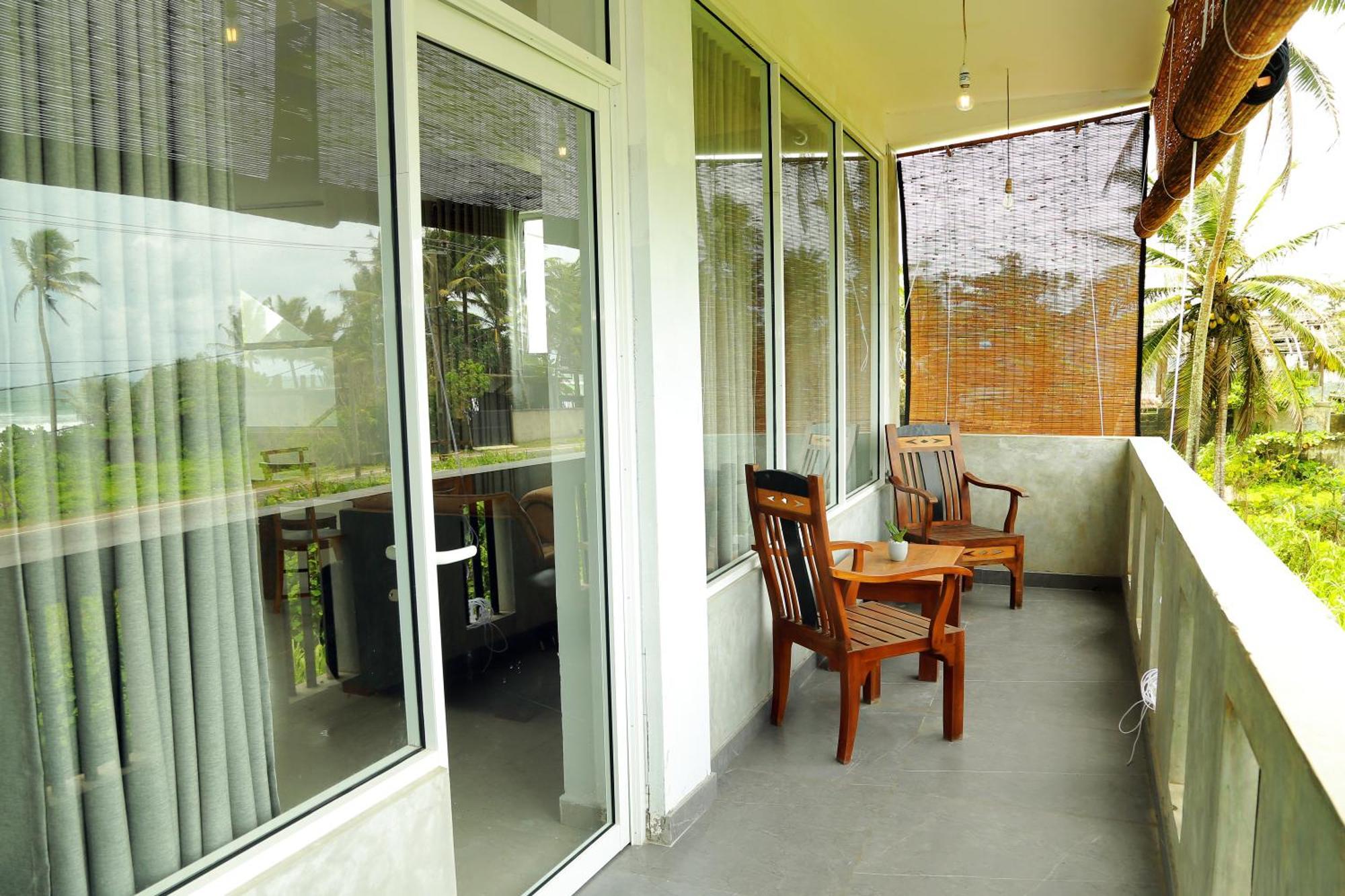 Cocos Hotel Oost-Oost-Midigama Buitenkant foto