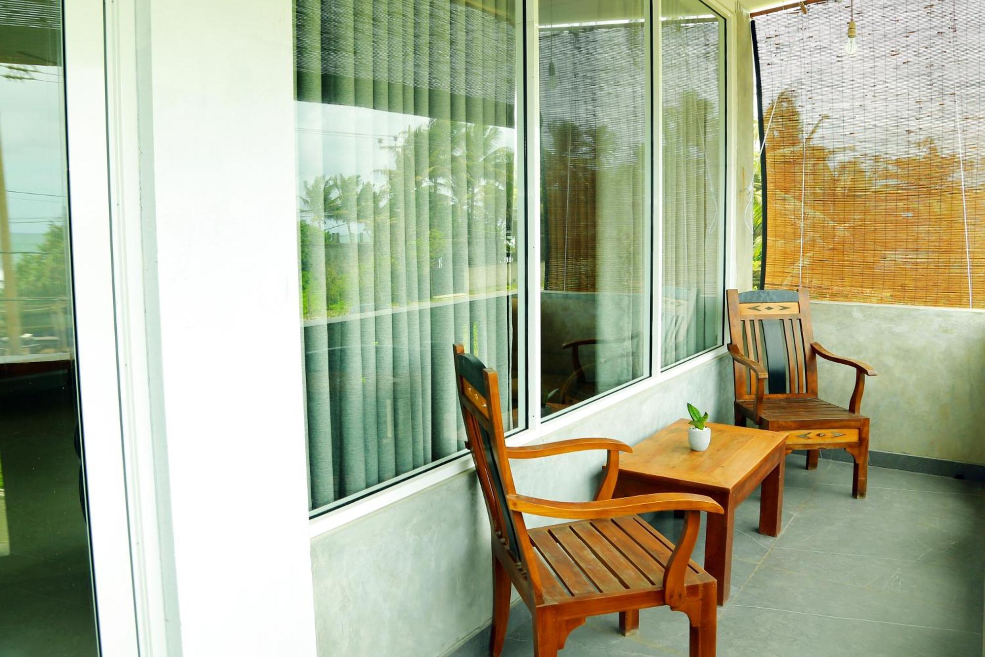 Cocos Hotel Oost-Oost-Midigama Buitenkant foto
