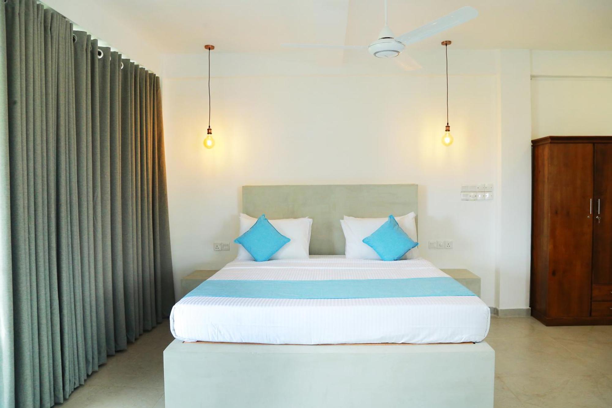 Cocos Hotel Oost-Oost-Midigama Buitenkant foto