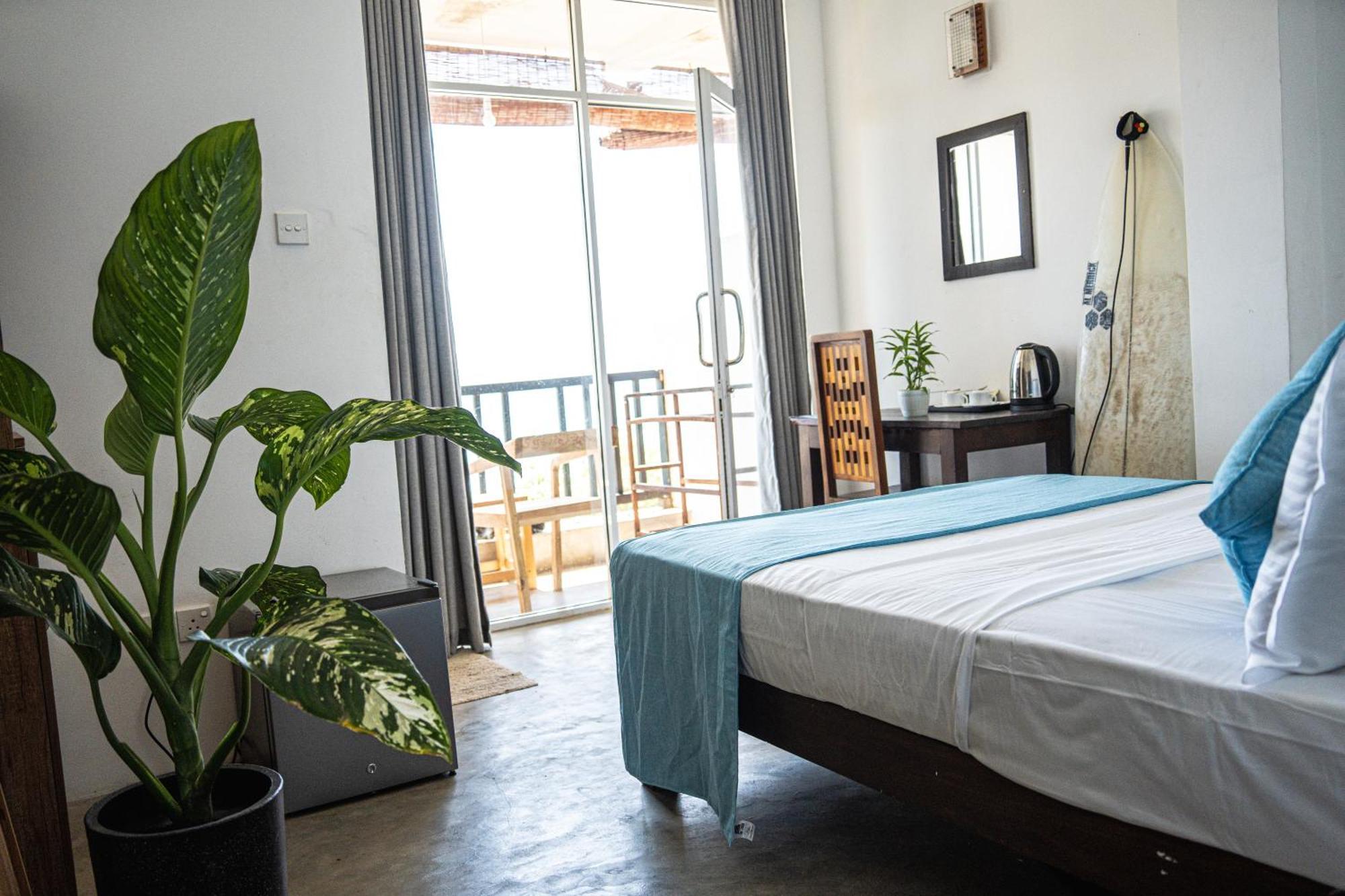 Cocos Hotel Oost-Oost-Midigama Buitenkant foto