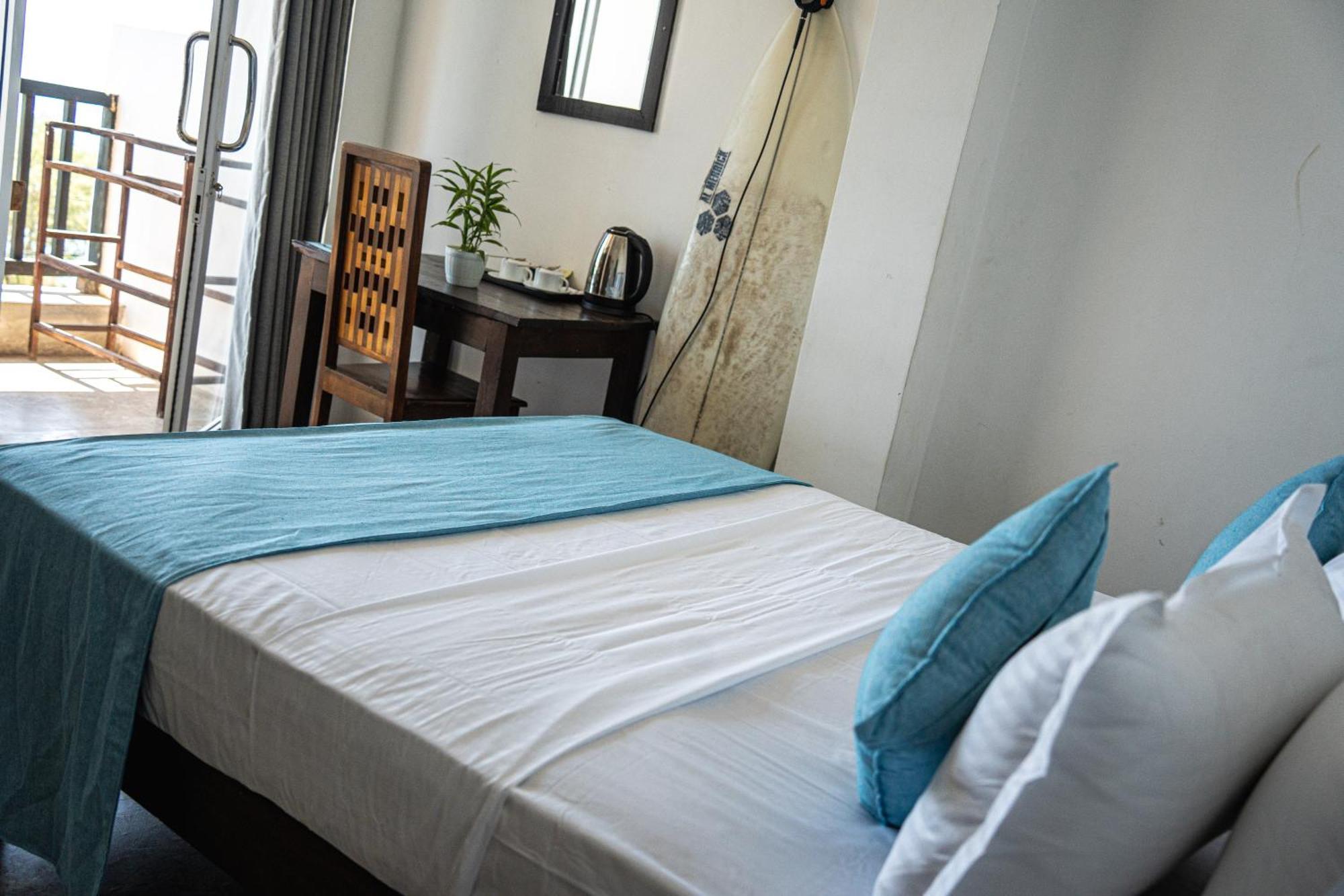 Cocos Hotel Oost-Oost-Midigama Buitenkant foto