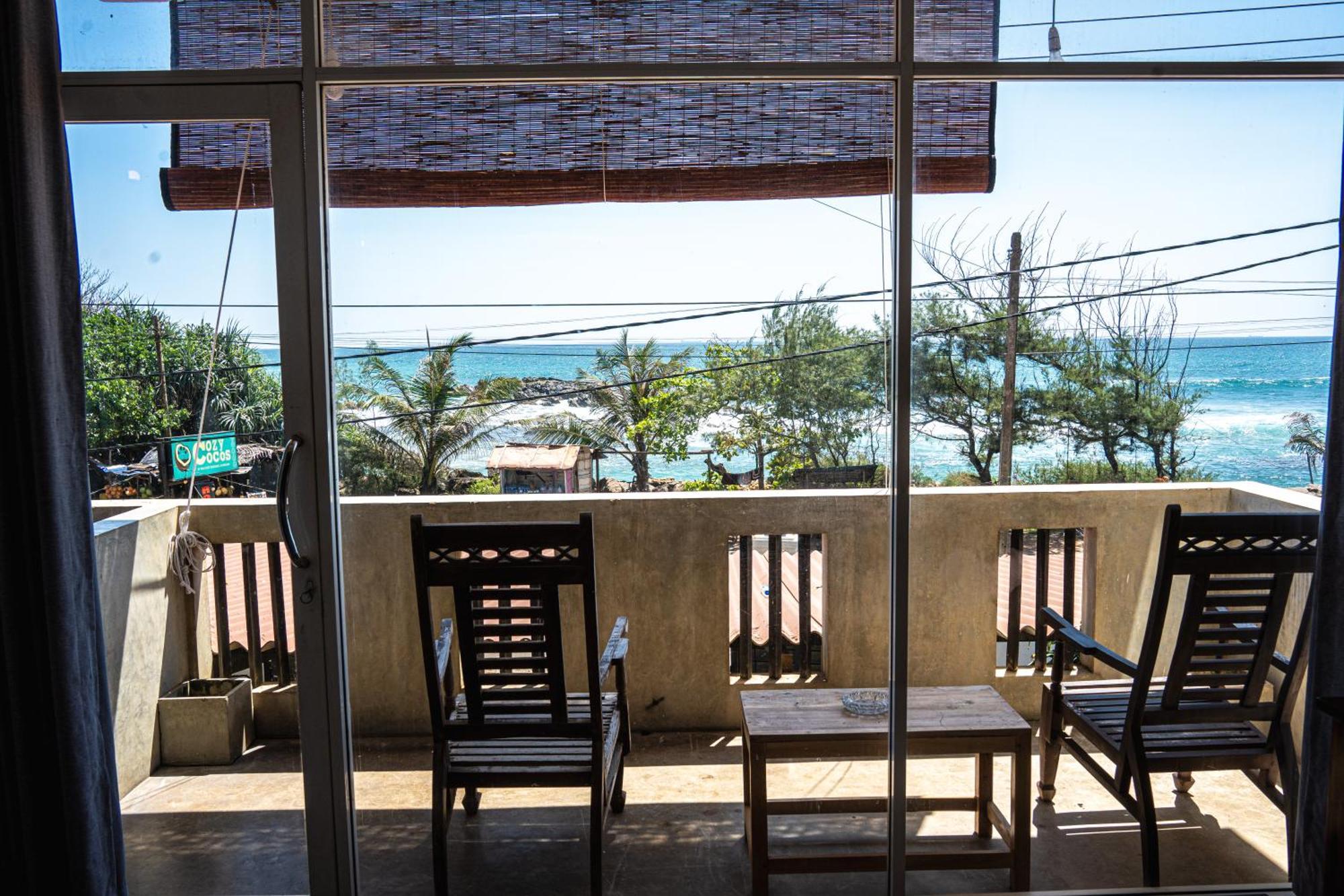 Cocos Hotel Oost-Oost-Midigama Buitenkant foto